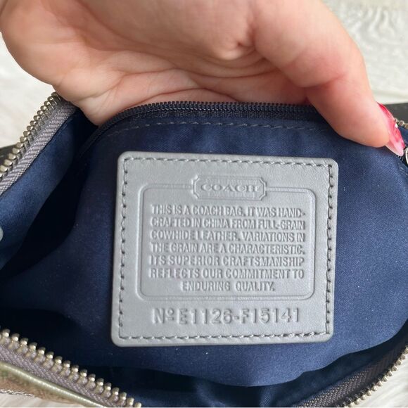 COACH Grey Taupe Glossy Patent Leather Hobo Baguette Signature Poppy 15141 - Picture 9 of 10